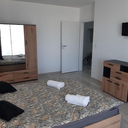 Flor Apartaments เตอร์กู-มูเรช ภายนอก รูปภาพ